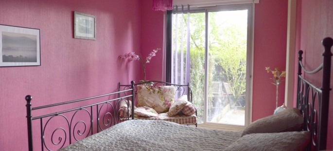 chambre 1 donnant sur la terrasse