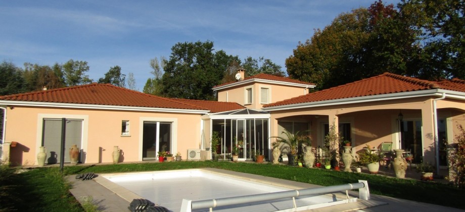 VICHY – LUXUEUSE VILLA VICHY – LUXUEUSE VILLA