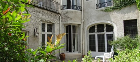 SUPERBE HOTEL PARTICULIER SUPERBE HOTEL PARTICULIER