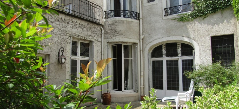 SUPERBE HOTEL PARTICULIER SUPERBE HOTEL PARTICULIER