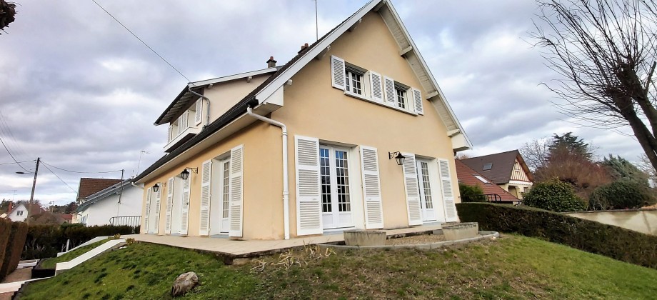 EXCLU – Très belle maison traditionnelle EXCLU – Très belle maison traditionnelle