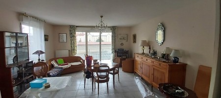 F3 récent avec terrasse et parking F3 récent avec terrasse et parking