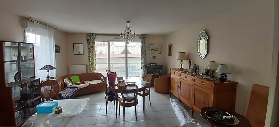 F3 récent avec terrasse et parking F3 récent avec terrasse et parking