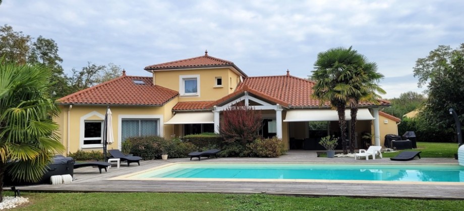 EXCLUSIVITÉ – EXCEPTIONNELLE VILLA EXCLUSIVITÉ – EXCEPTIONNELLE VILLA