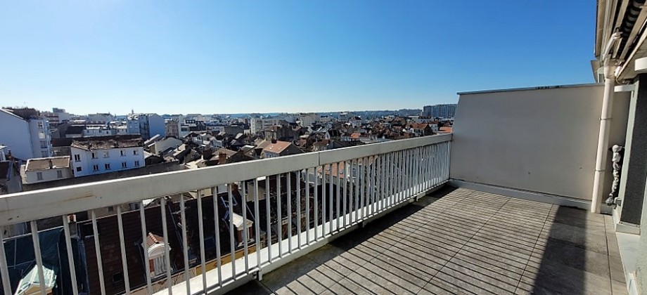 EXCLU – Superbe F3, terrasse, garages EXCLU – Superbe F3, terrasse, garages