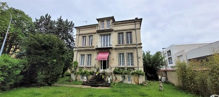 SUPERBE HOTEL PARTICULIER VICHY SUPERBE HOTEL PARTICULIER VICHY