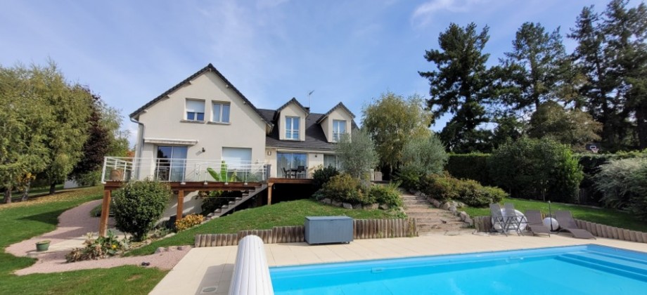SUPERBE VILLA CONTEMPORAINE SUPERBE VILLA CONTEMPORAINE
