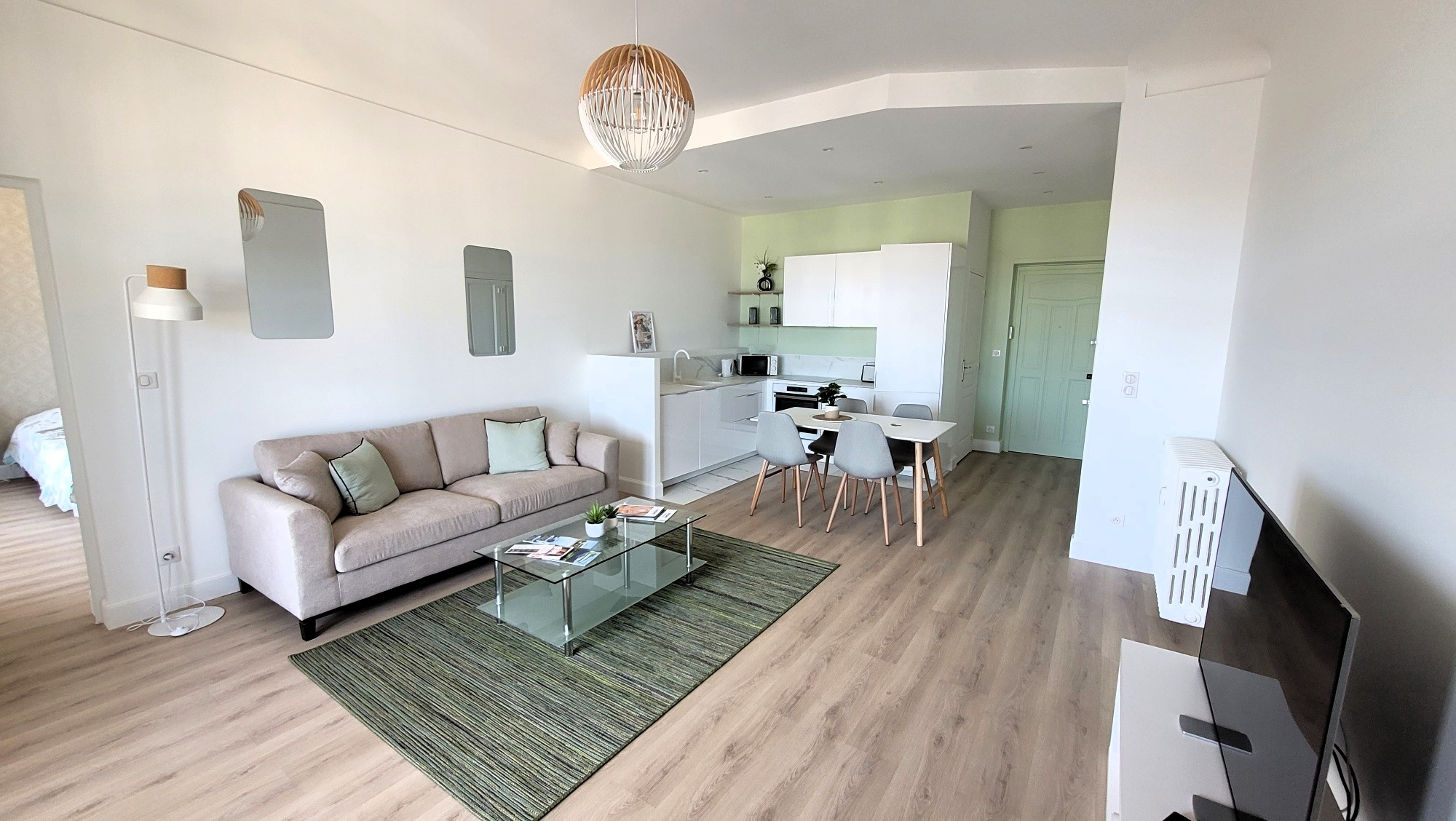 APPARTEMENT ENTIEREMENT RENOVÉ COEUR DE VILLE