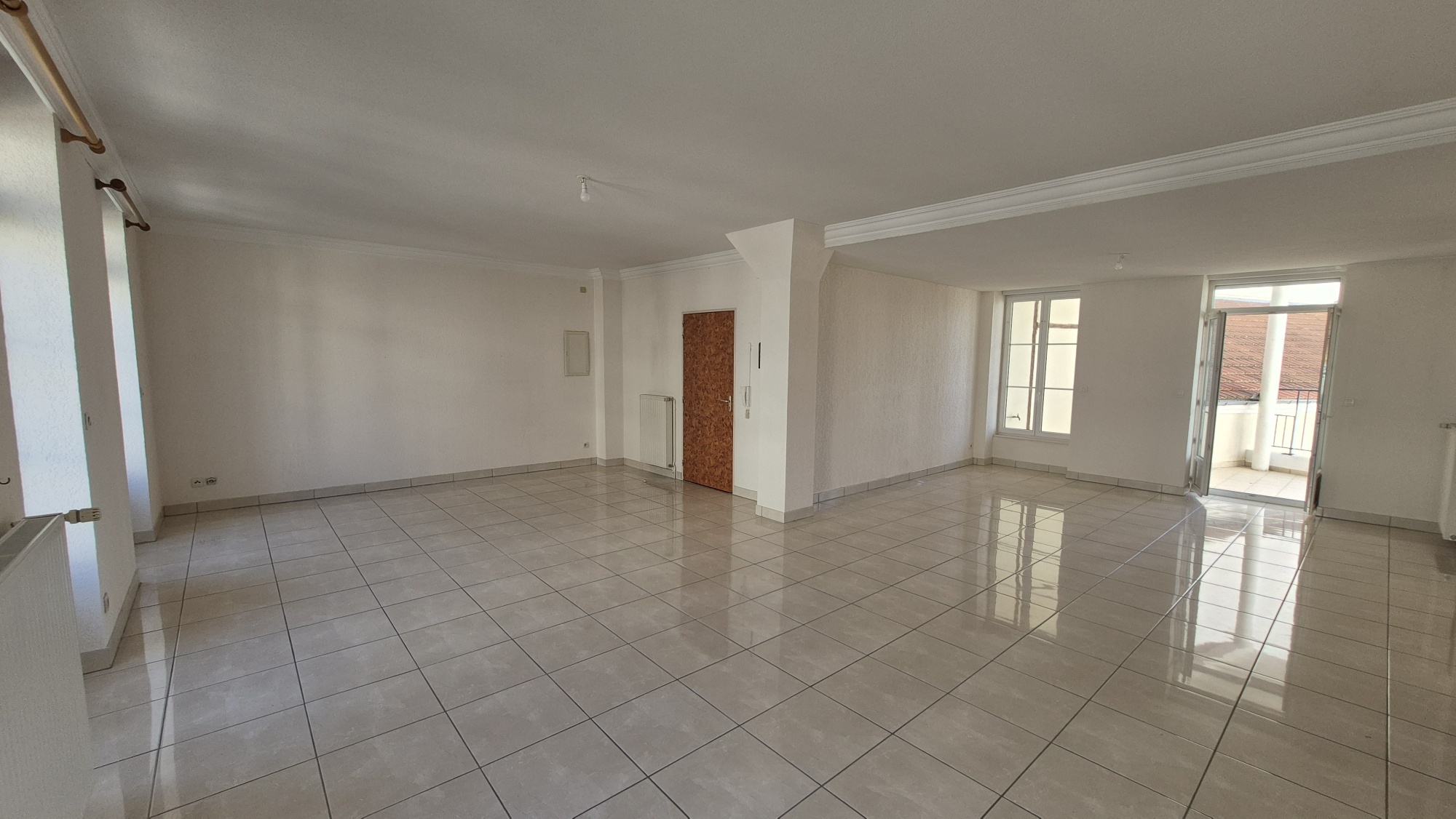 GRAND APPARTEMENT COEUR DE VILLE, TERRASSE, GARAGE