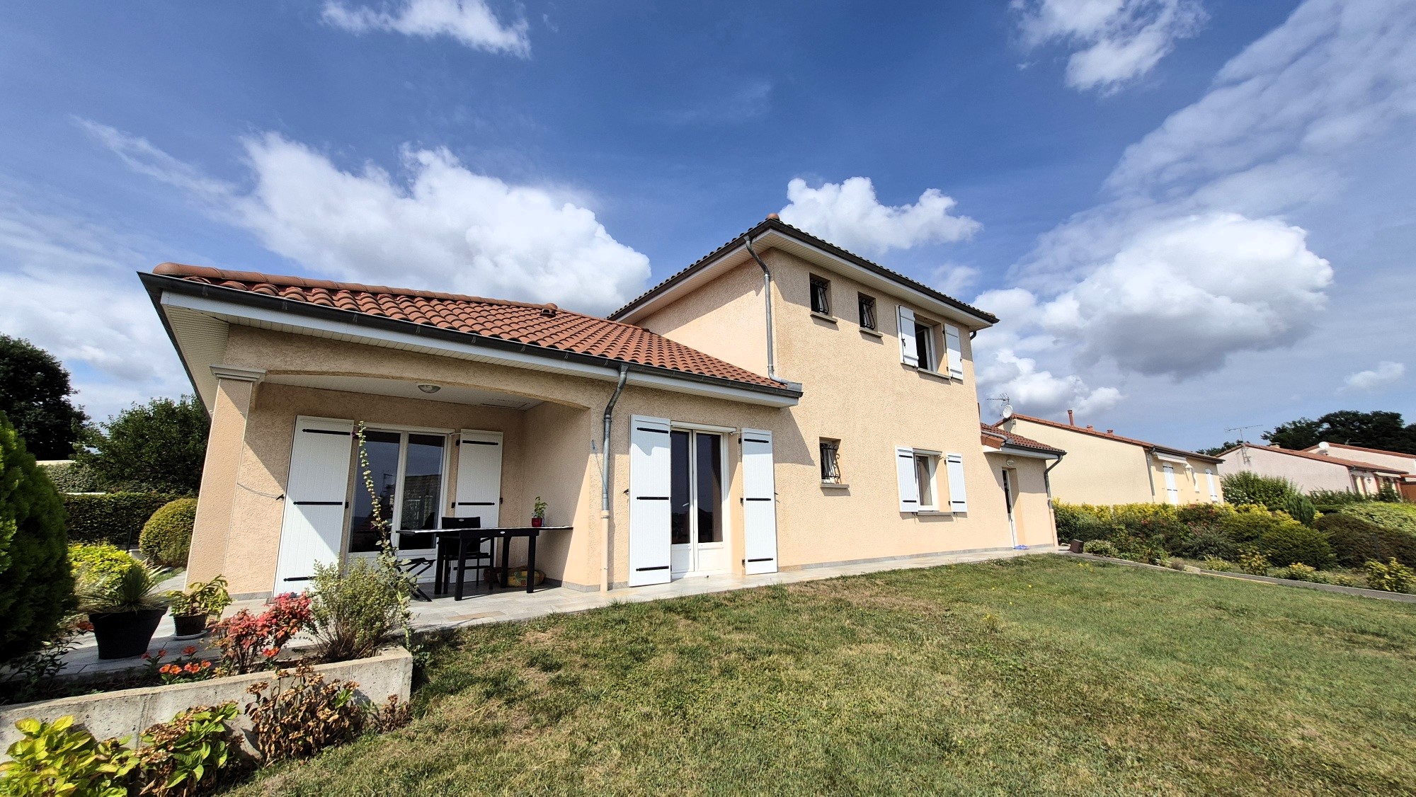 BELLE VILLA ÉTAT IRRÉPROCHABLE BELLERIVE SUR ALLIER