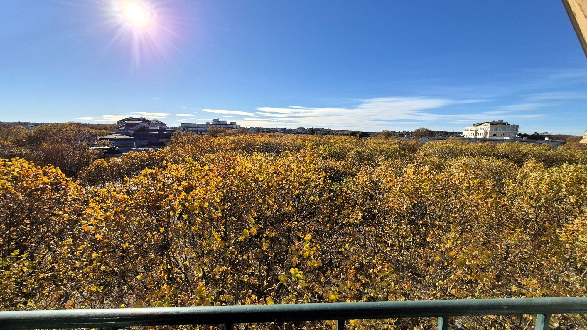 PARCS DES SOURCES, GRAND APPARTEMENT A RENOVER