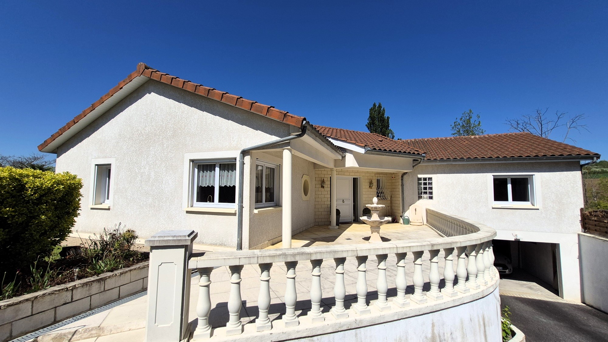 EXCLUSIVITÉ - BELLE VILLA CREUZIER LE VIEUX