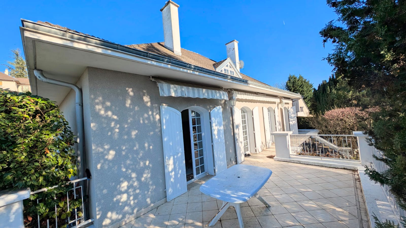 VILLA ENTRÉE VICHY
