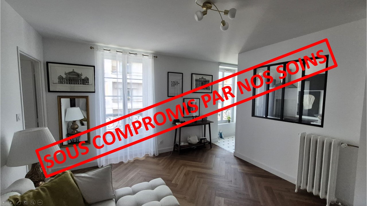 COEUR DE VILLE, GRAND F2 TOTALEMENT RÉNOVÉ